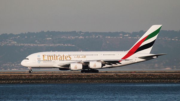Η Emirates δίνει το «φιλί της ζωής» στο Α380 Η Emirates δίνει το «φιλί της ζωής» στο Α380