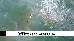 Australia: drone salva due ragazzi travolti dalla onde mentre surfavano
