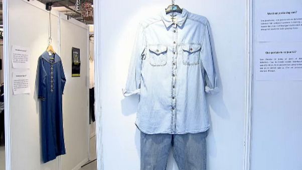 Com'eri vestita quando ti hanno violentata? In mostra a Bruxelles gli abiti delle vittime Com'eri vestita quando ti hanno violentata? In mostra a Bruxelles gli abiti delle vittime