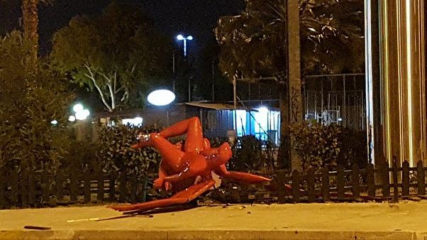Παλαιό Φάληρο: Άγνωστοι γκρέμισαν τον «Phylax» Παλαιό Φάληρο: Άγνωστοι γκρέμισαν τον «Phylax»