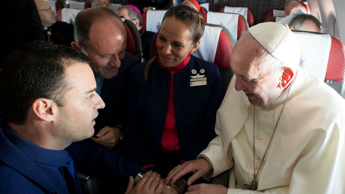 Pope marries cabin crew couple on Chile flight 