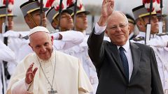 Papst Franziskuns und Staatschef Pedro Pablo Kuczynski