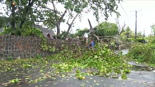 Tempestade tropical Berguitta passa ao lado da ilha da Reunião