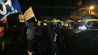 Francia, continua la protesta degli agenti penitenziari