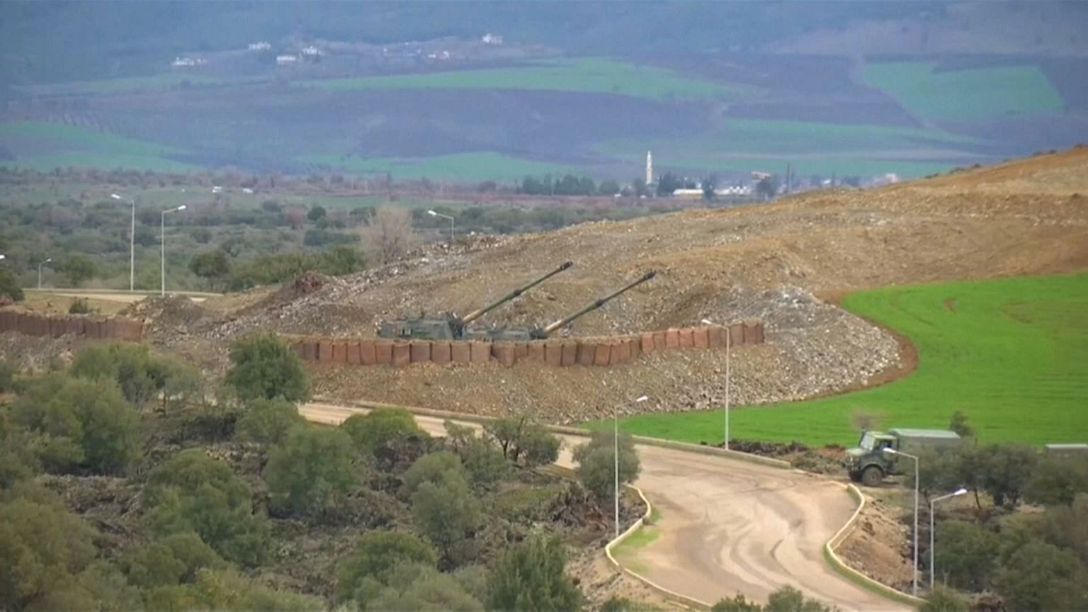 TSK Afrin'deki mevzileri vurdu