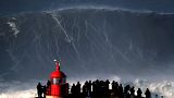 Sebastian Steudtner in azione alla Praia do Norte. Nazaré, Portogallo