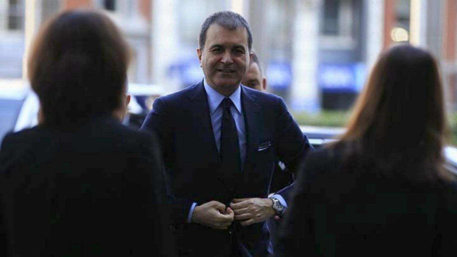 Απειλεί με τερματισμό της συμφωνίας με ΕΕ για προσφυγικό η Τουρκία