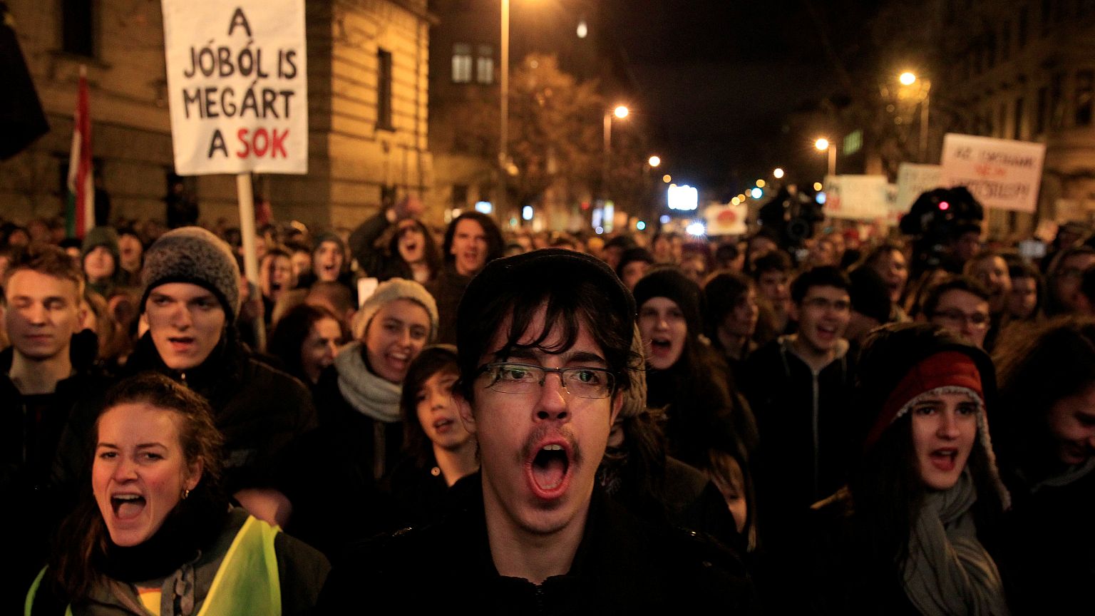 Hungary: 'Educate us for the 21st century!' students demand