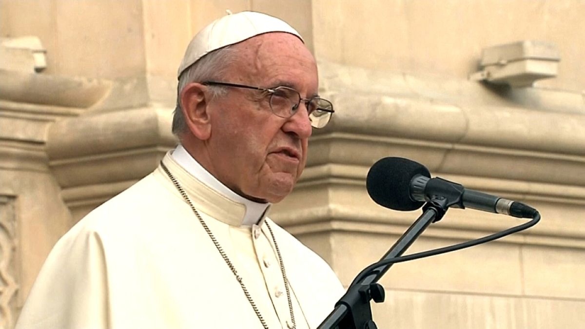 Papa ataca corrupção