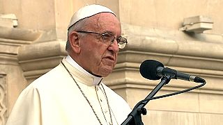 Papa ataca corrupção