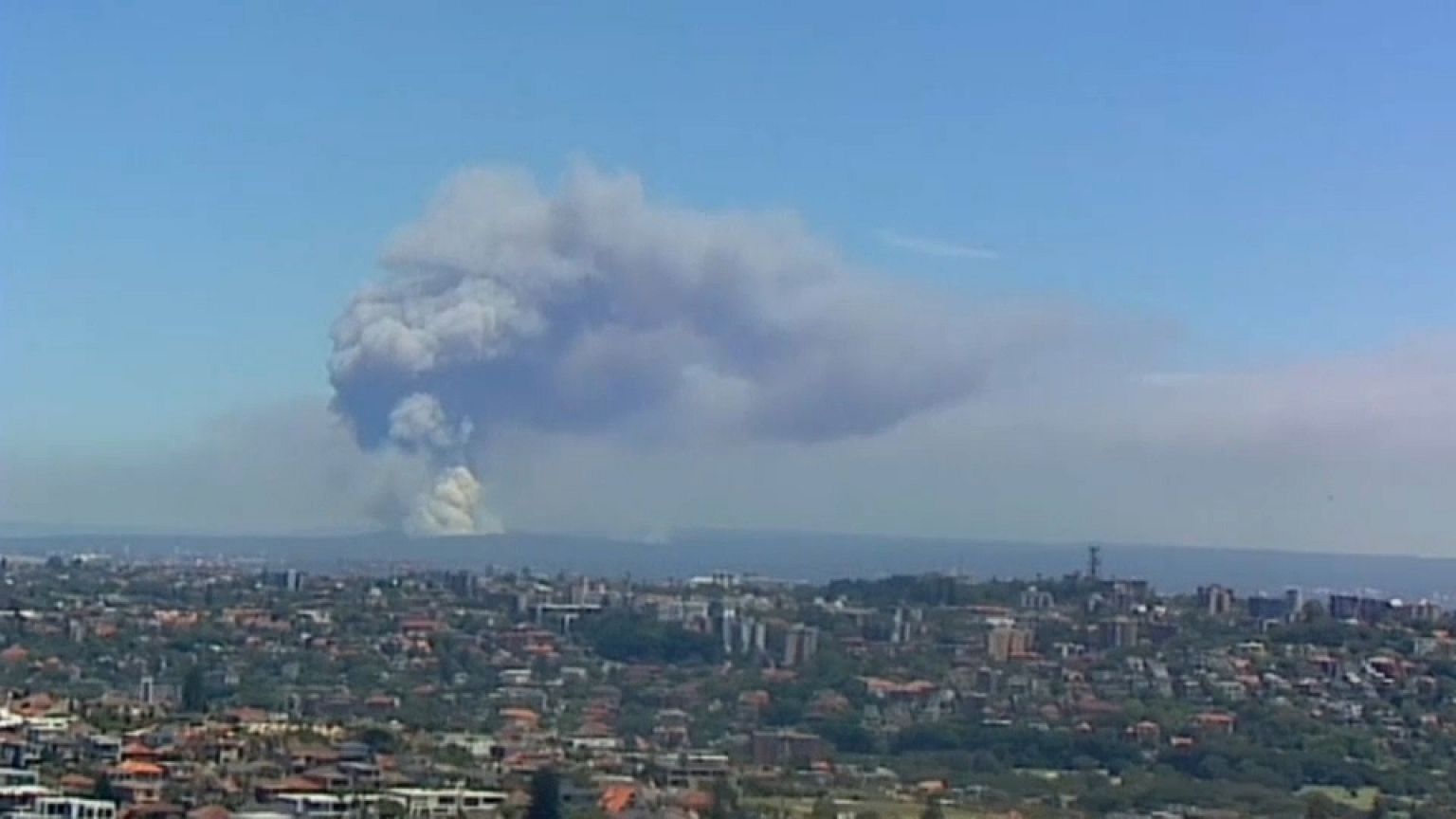 Turistas desalojados por el incendio del Parque Nacional Real de Sídney