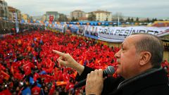 Turchia attacca curdi in territorio siriano