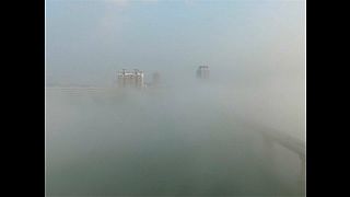 La espesa niebla "se traga" varias ciudades del este de China