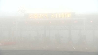 China chokes in heavy fog