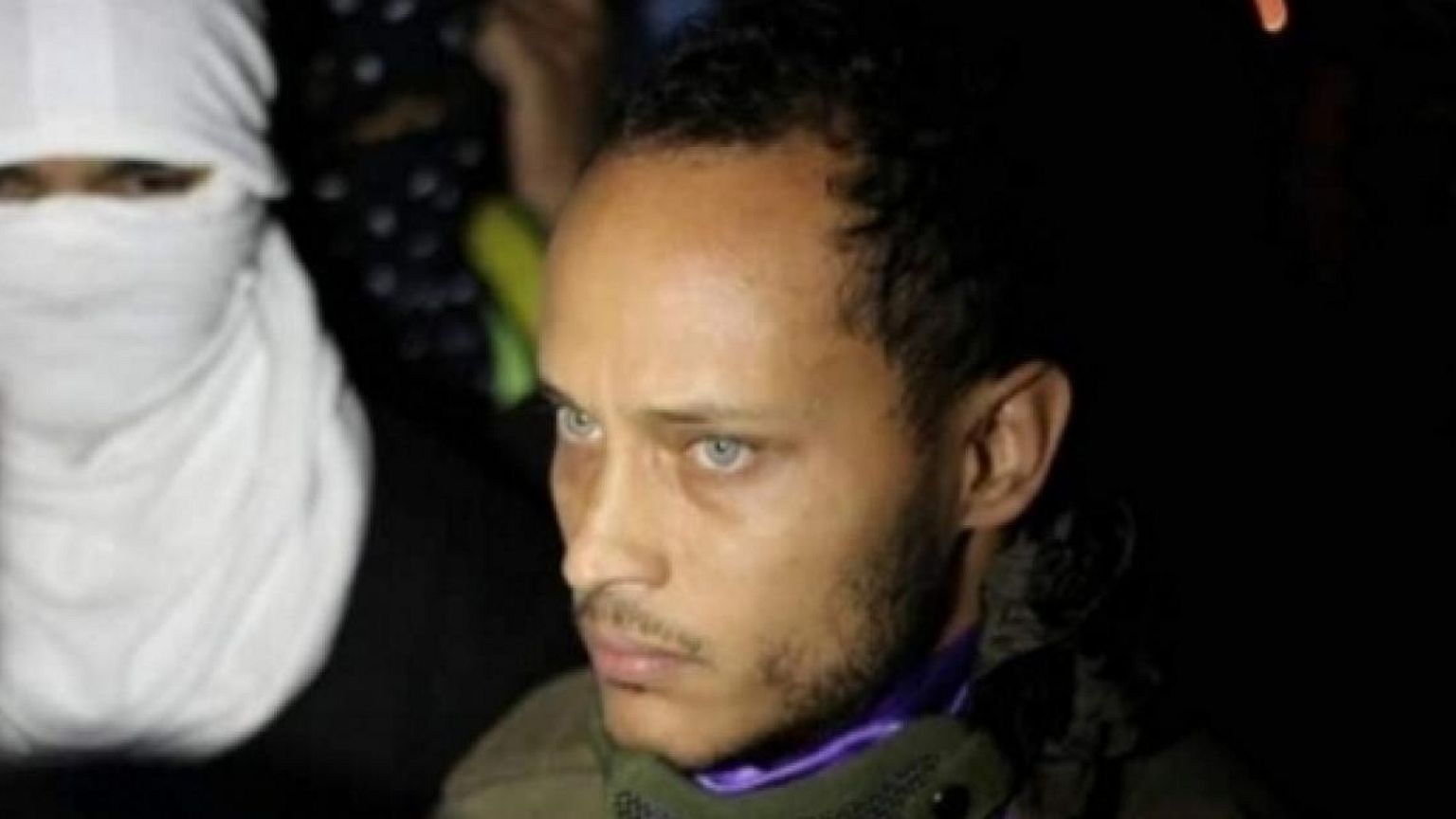 Le immagini "rubate" del funerale di Oscar Perez