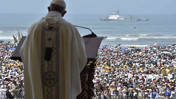 Papa'dan Peru'da kasırgazedelere ziyaret Papa'dan Peru'da kasırgazedelere ziyaret