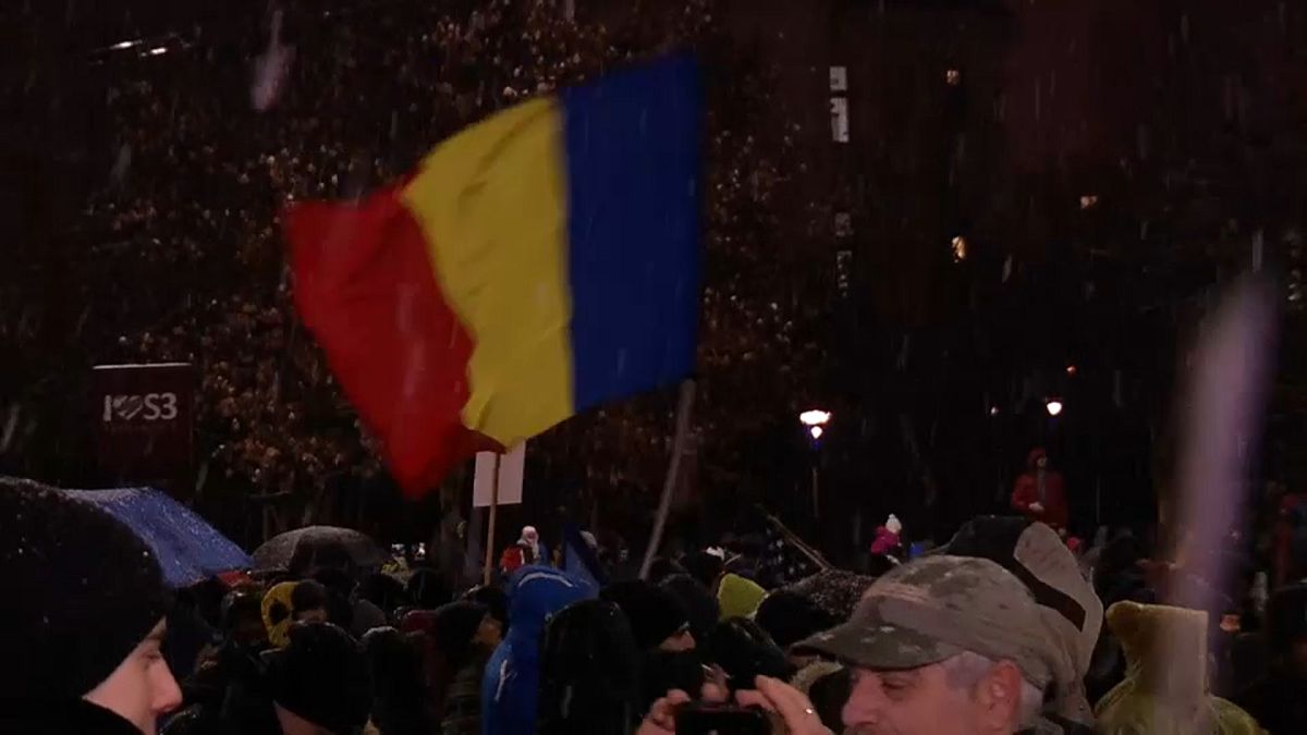Miles de personas marchan en Rumanía por la independencia judicial