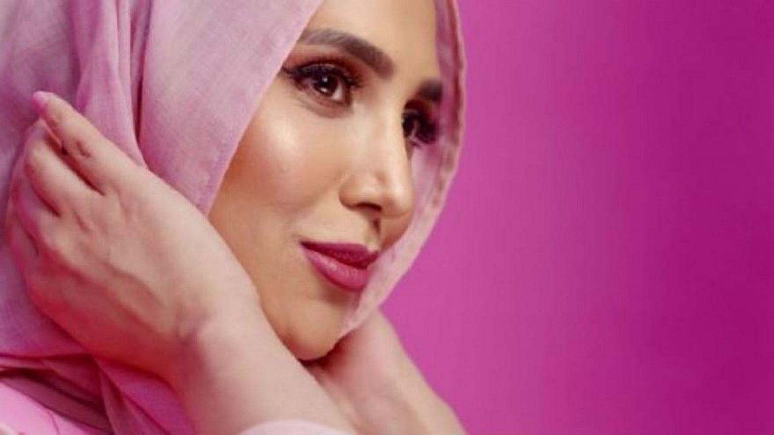 عارضة أزياء مُحجبة في إعلان لشركة لوريال الفرنسية 