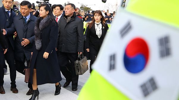 Delegation aus Nordkorea überquert Grenze zum Süden Delegation aus Nordkorea überquert Grenze zum Süden