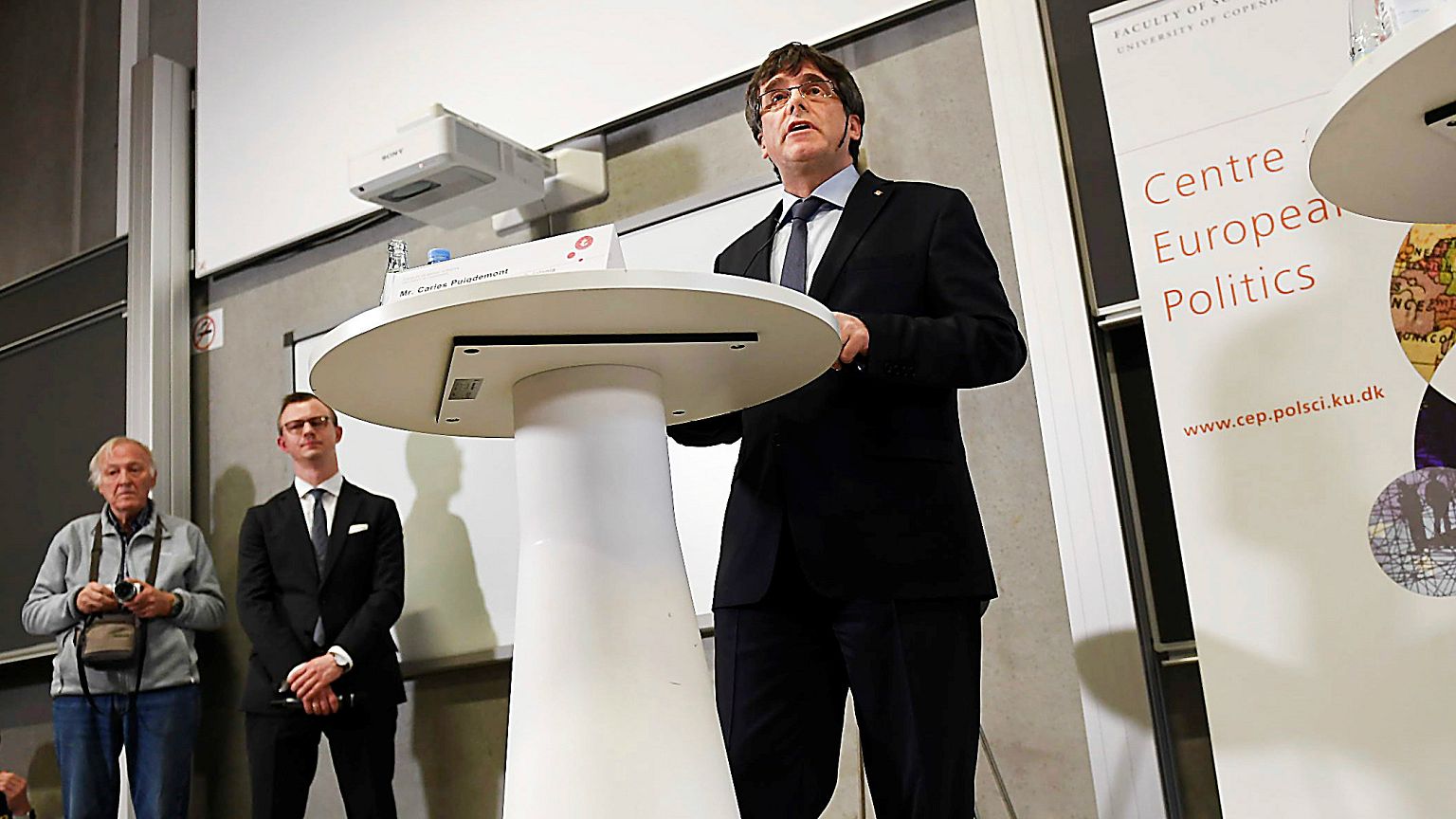 Crónica: La Cataluña de Puigdemont a debate, lejos de España