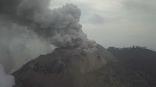 El volcán de la isla Kadovar entra de nuevo en erupción