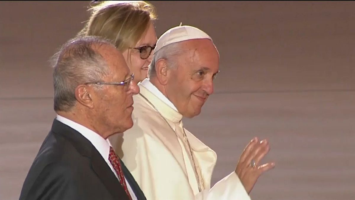 Una multitudinaria misa pone fin al viaje del papa a Chile y Perú