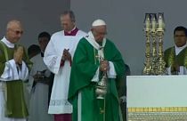 Papa Francis Peru'ya yaptığı ziyareti tamamladı