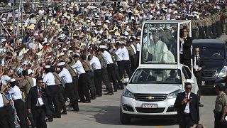 Perù, bagno di folla per il saluto a Papa Francesco.