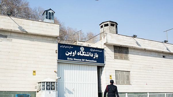 نمایندگان مجلس ایران به زندان اوین می روند نمایندگان مجلس ایران به زندان اوین می روند