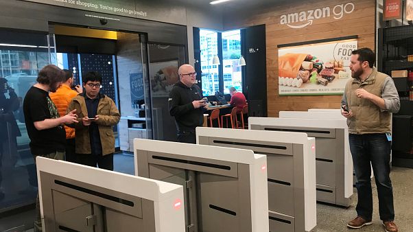 Amazon Go: il negozio senza casse, né cassieri Amazon Go: il negozio senza casse, né cassieri