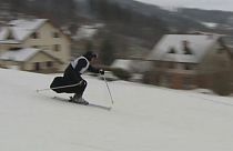 Des soutanes sur les pistes de ski polonaises !