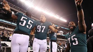 Eagles defensive end Vinny Curry leads win celebration over Vikings