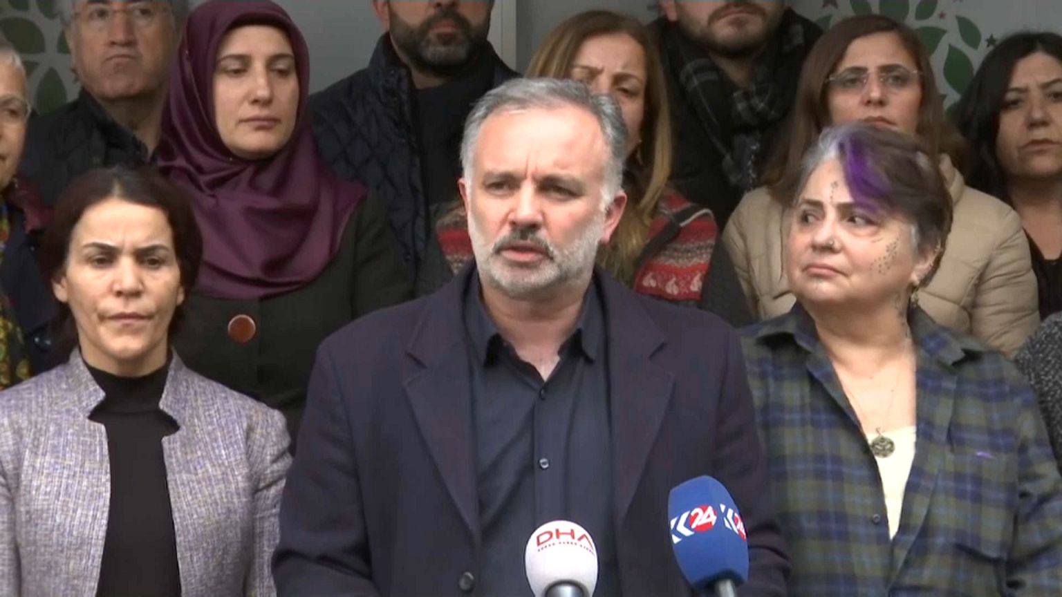 Ayhan Bilgen: Bu sorunlar bomba ve ateşle çözülmez