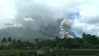 Уровень угрозы извержения вулкана Майон повышен до четвертого из пяти возможных