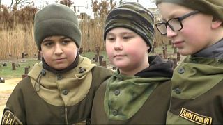 Bomben, Minen, Waffen: Crashkurs für Schüler auf der Krim