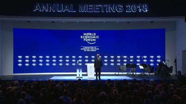 Davos Zirvesi yoğun kar altında başladı Davos Zirvesi yoğun kar altında başladı