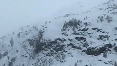Avrupa'yı kar ve fırtına vurdu