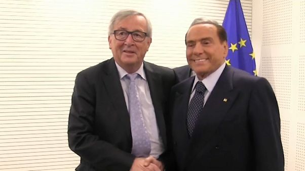 A Bruxelles, Berlusconi incassa l'endorsement del PPE A Bruxelles, Berlusconi incassa l'endorsement del PPE