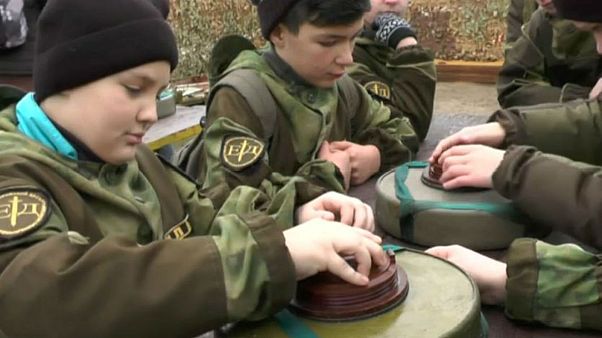 Crimean kids learn how to defuse landmines Crimean kids learn how to defuse landmines