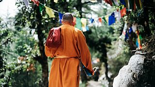 «لبخند» راهب بودایی پس از نبش قبر در تایلند