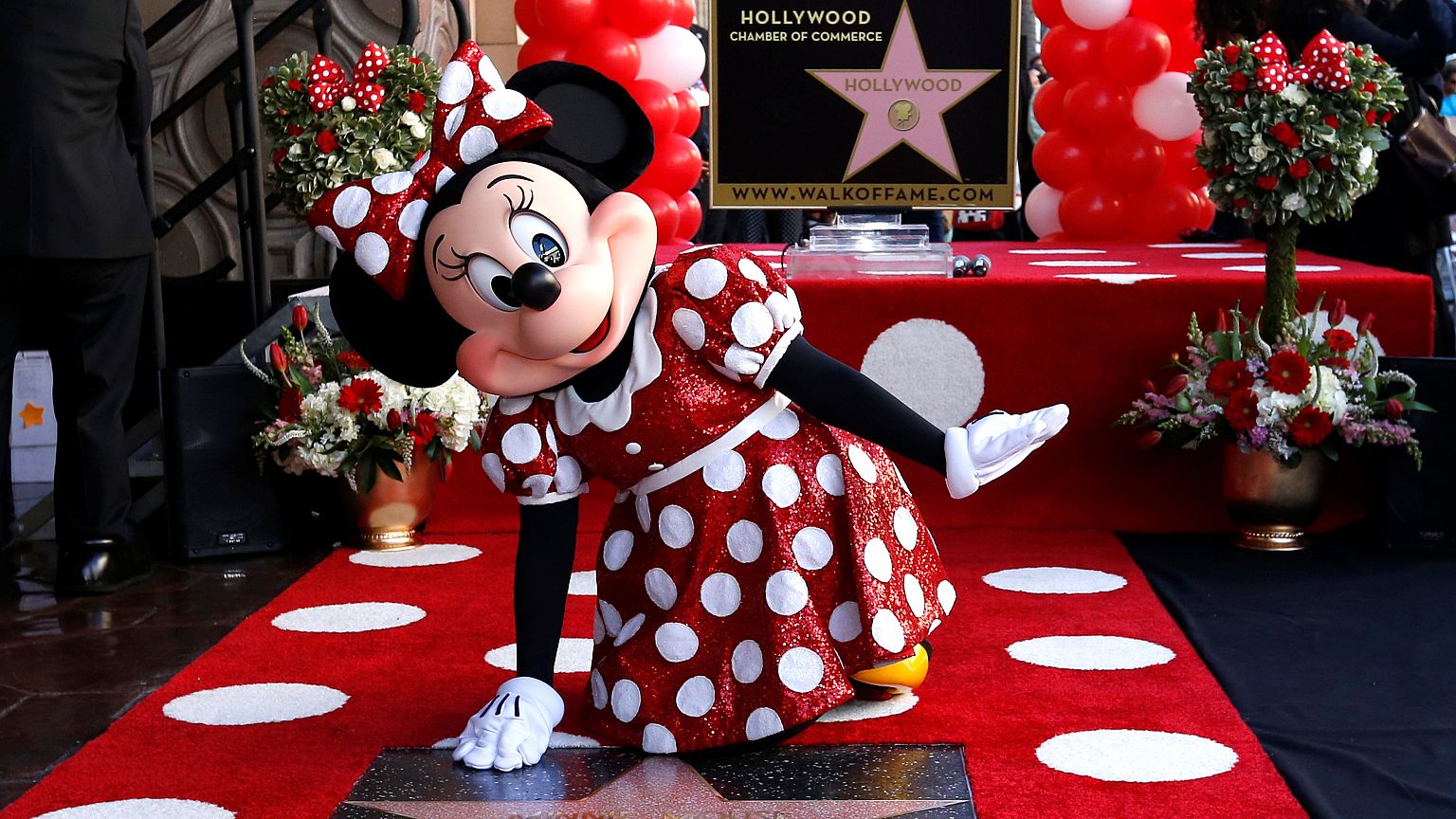 Anche Minnie ora brilla tra le stelle di Hollywood