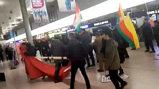 درگیری ترک‌ها و کردها در فرودگاه هانوفر آلمان