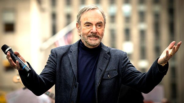 Ünlü sanatçı Neil Diamond sahnelere veda ediyor Ünlü sanatçı Neil Diamond sahnelere veda ediyor