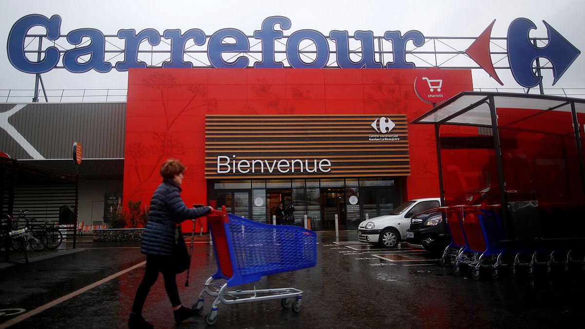 Carrefour va supprimer 2 400 postes en France