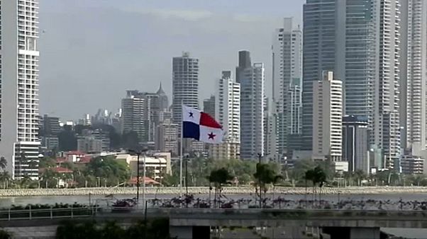 AB Panama dahil 8 vergi cennetini kara listeden çıkardı AB Panama dahil 8 vergi cennetini kara listeden çıkardı