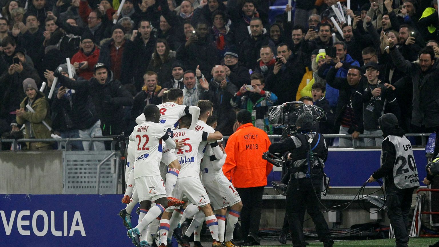 Olympique Lyon-PSG: Taşranın başkente karşı onur mücadelesi 