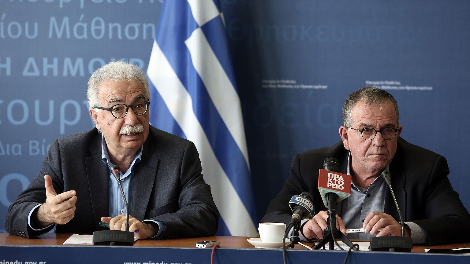 Μαθήματα γλώσσας και πολιτισμού για πρόσφυγες και μετανάστες άνω των 15 ετών
