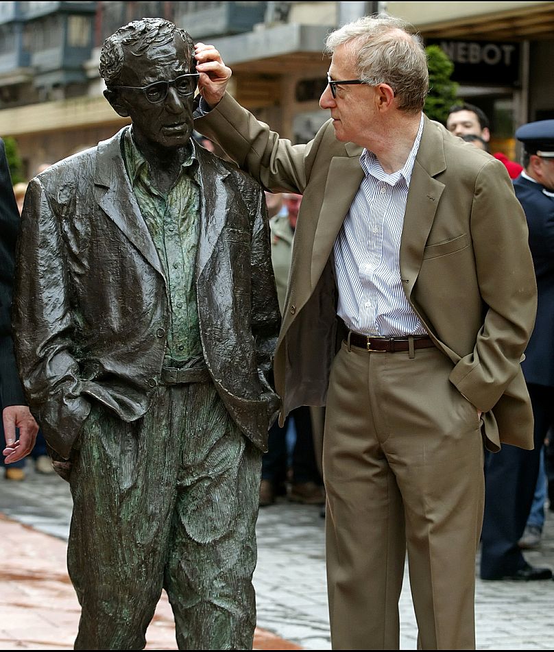 ¿Cuánto mide la estatua de Woody Allen? 808x951_story-838d481f-dd6b-5ebb-a926-6ec20b81dc61_1550843
