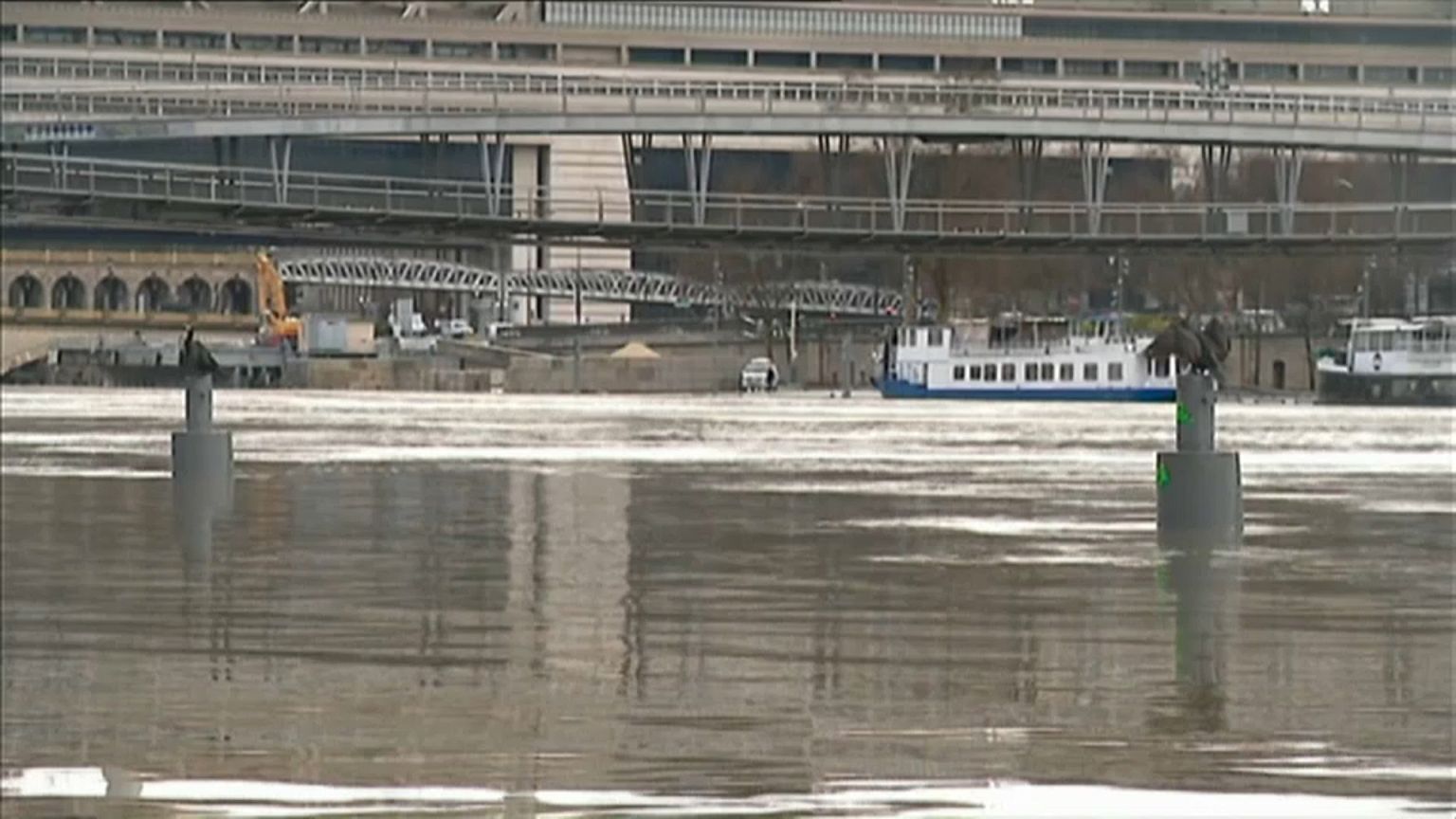Extremes Wetter: Seine in Paris tritt über die Ufer