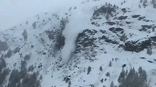 Lavinaveszély az Alpokban, áradó Szajna: nem kíméli az időjárás Európát